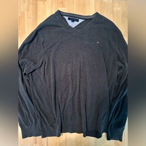 Men’s Tommy Hilfiger v neck sweater